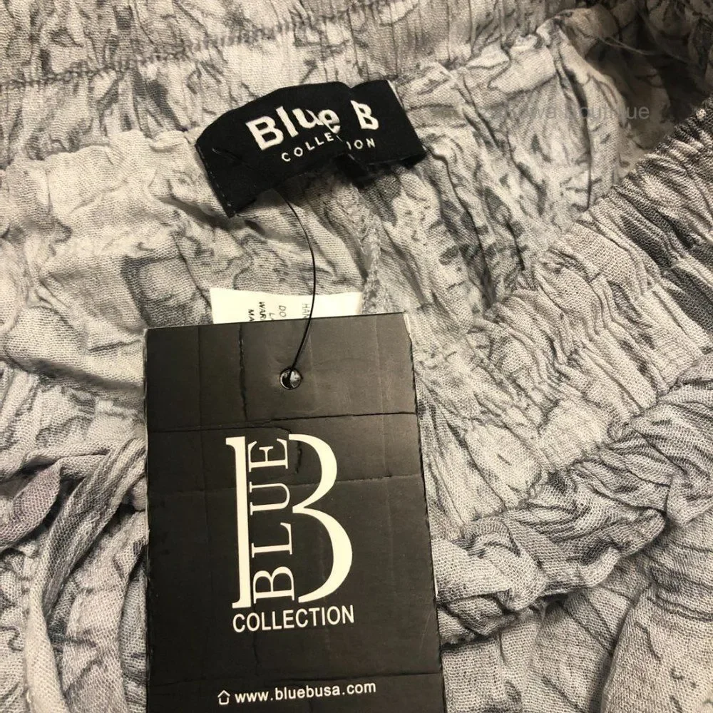 Grey Print Ruffle Skirt with loose shorts lining 420  Large   NWT Boutique